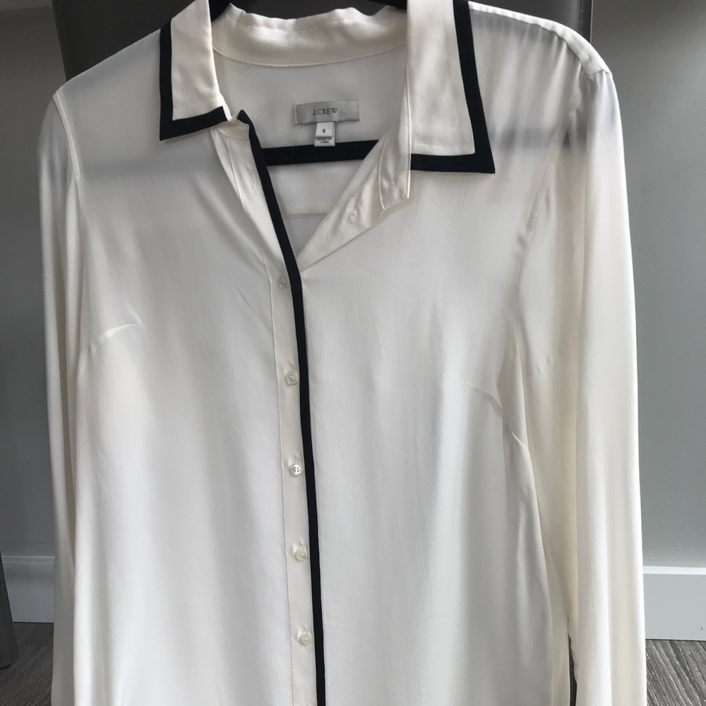 Chic jcrew silk top with black detailing